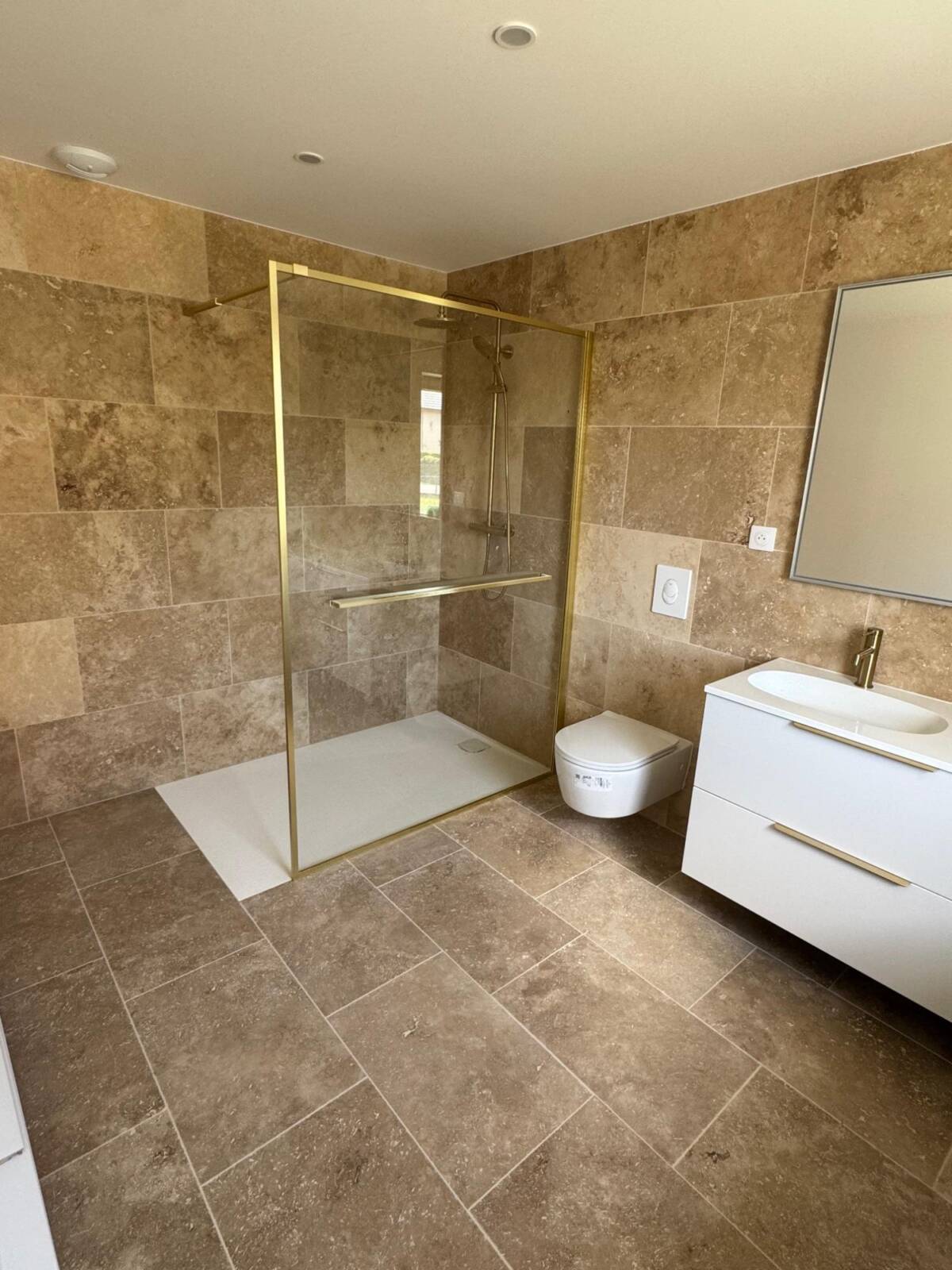 Comment concevoir une salle de bain fonctionnelle quand on manque de place ? Mulhouse