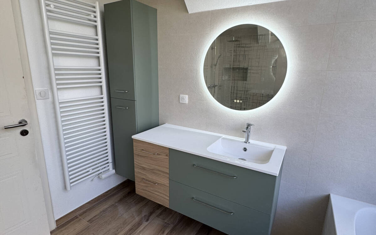Une salle de bains pens&eacute;e sur mesure, Mulhouse Wittelsheim
