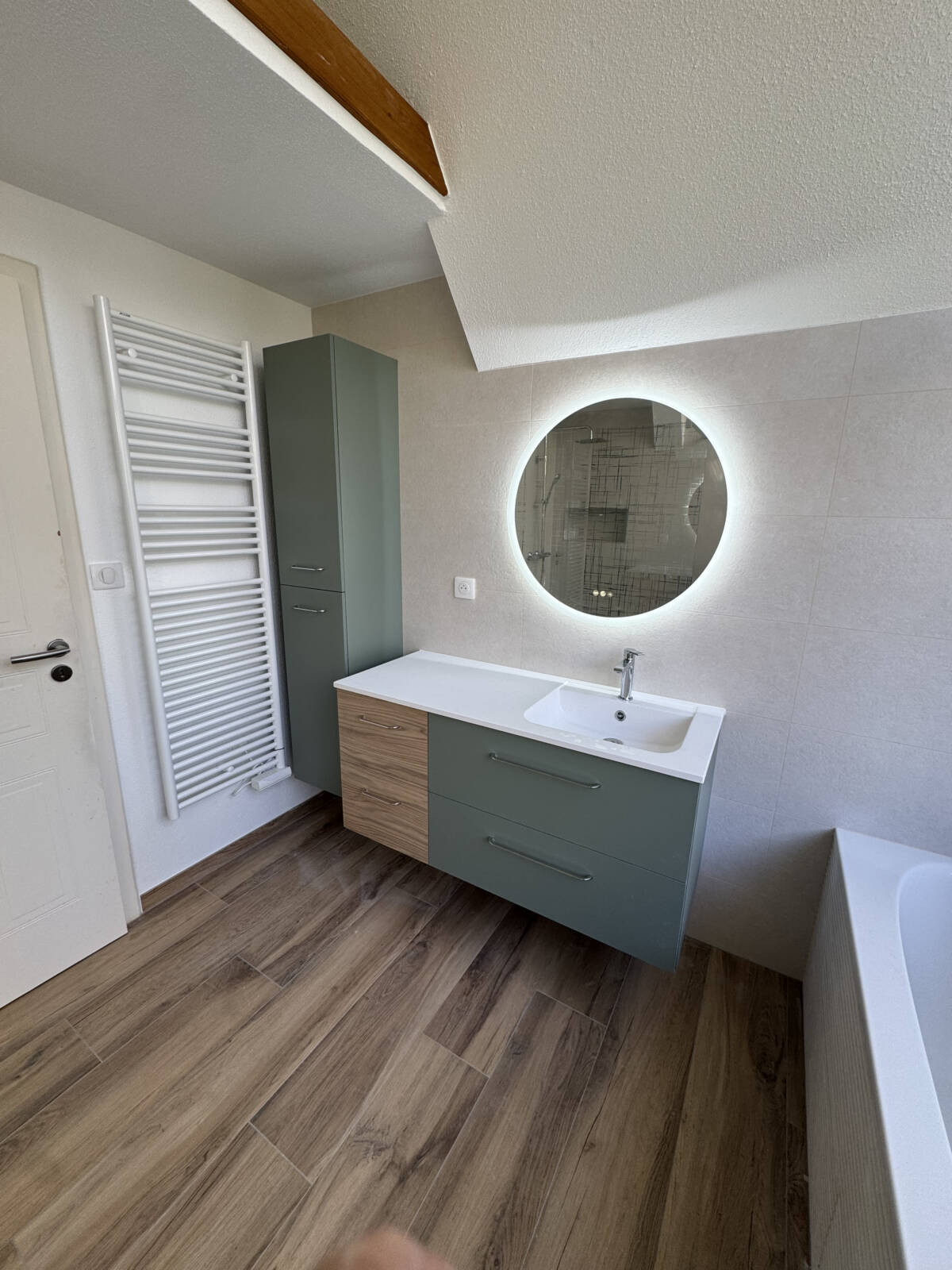 Une salle de bains pens&eacute;e sur mesure, Mulhouse Wittelsheim